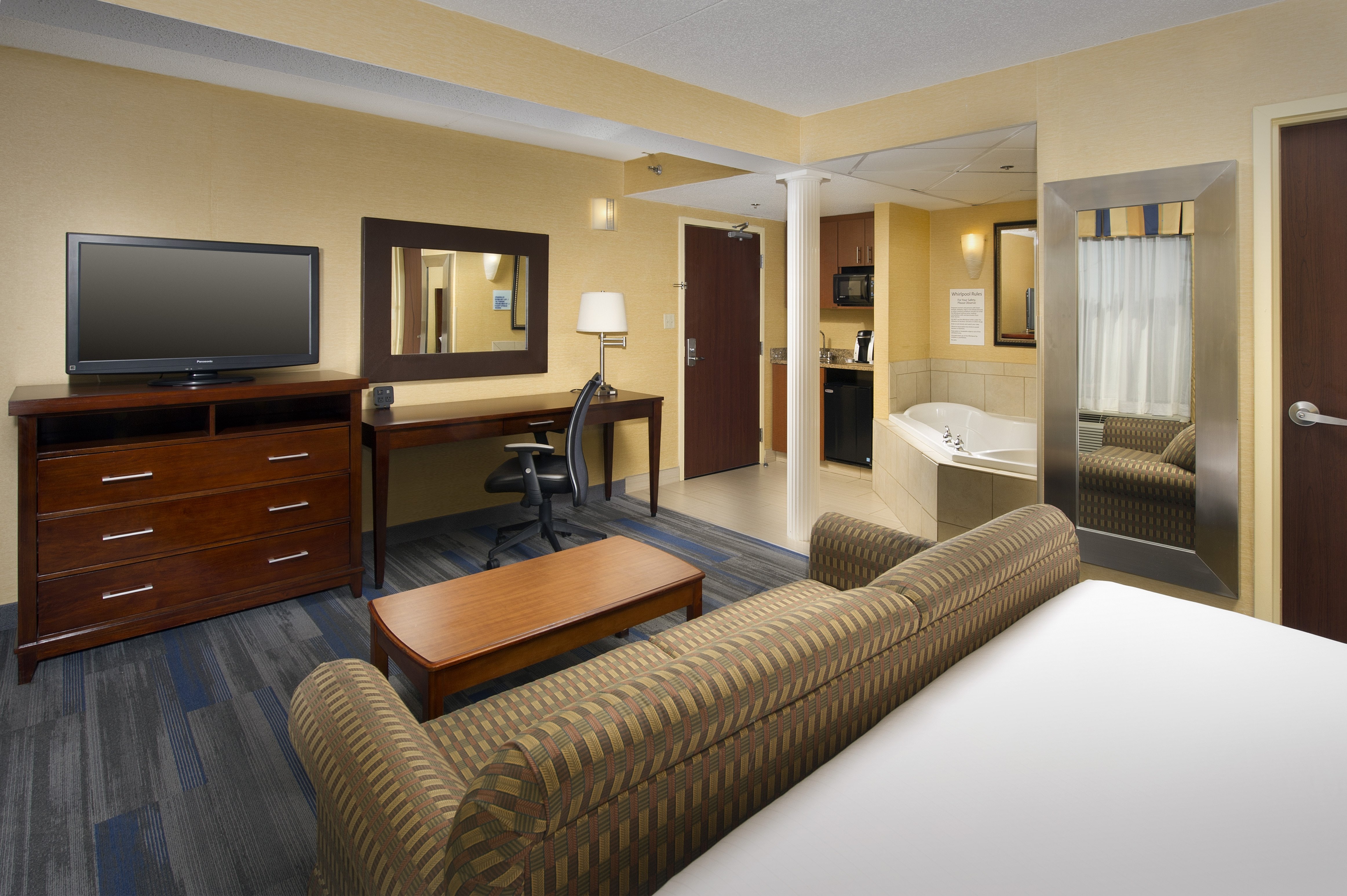 holiday inn express washington dc bw parkway by ihg