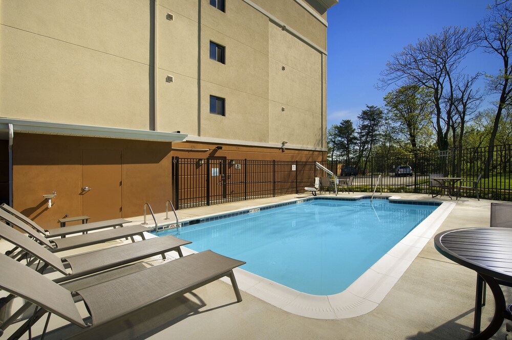 holiday inn express washington dc bw parkway by ihg