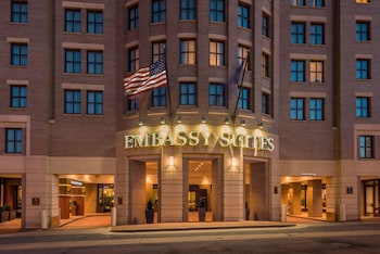 embassy suites by hilton alexandria old town