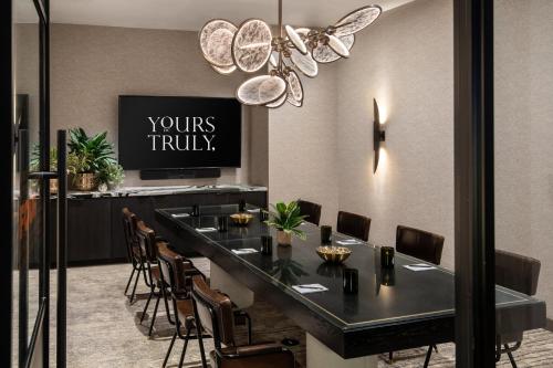 yours truly dc vignette collection by ihg
