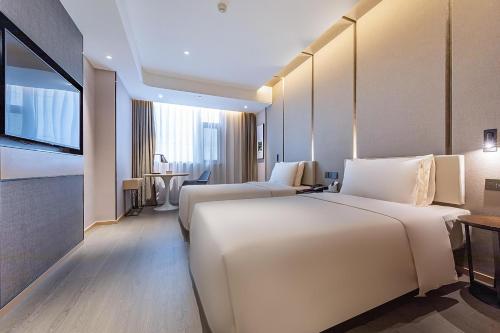 atour hotel chengdu chunxi road tianfu plaza metro station