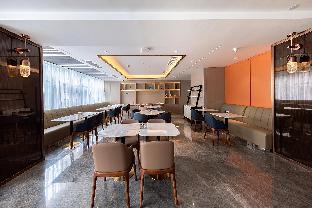 atour hotel chengdu chunxi road tianfu plaza metro station