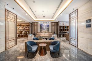 atour hotel chengdu chunxi road tianfu plaza metro station