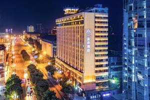 atour hotel chengdu chunxi road tianfu plaza metro station