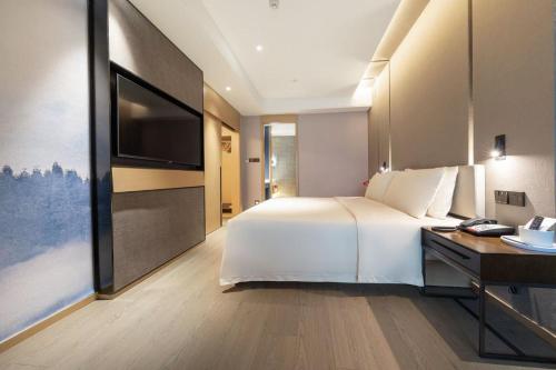 atour hotel chengdu chunxi road tianfu plaza metro station