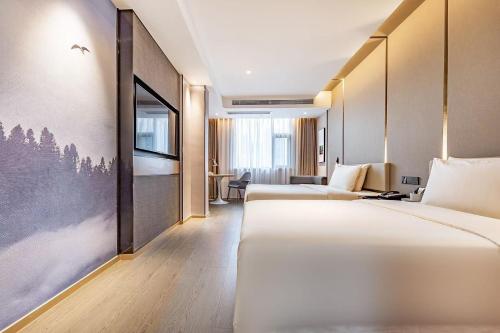 atour hotel chengdu chunxi road tianfu plaza metro station