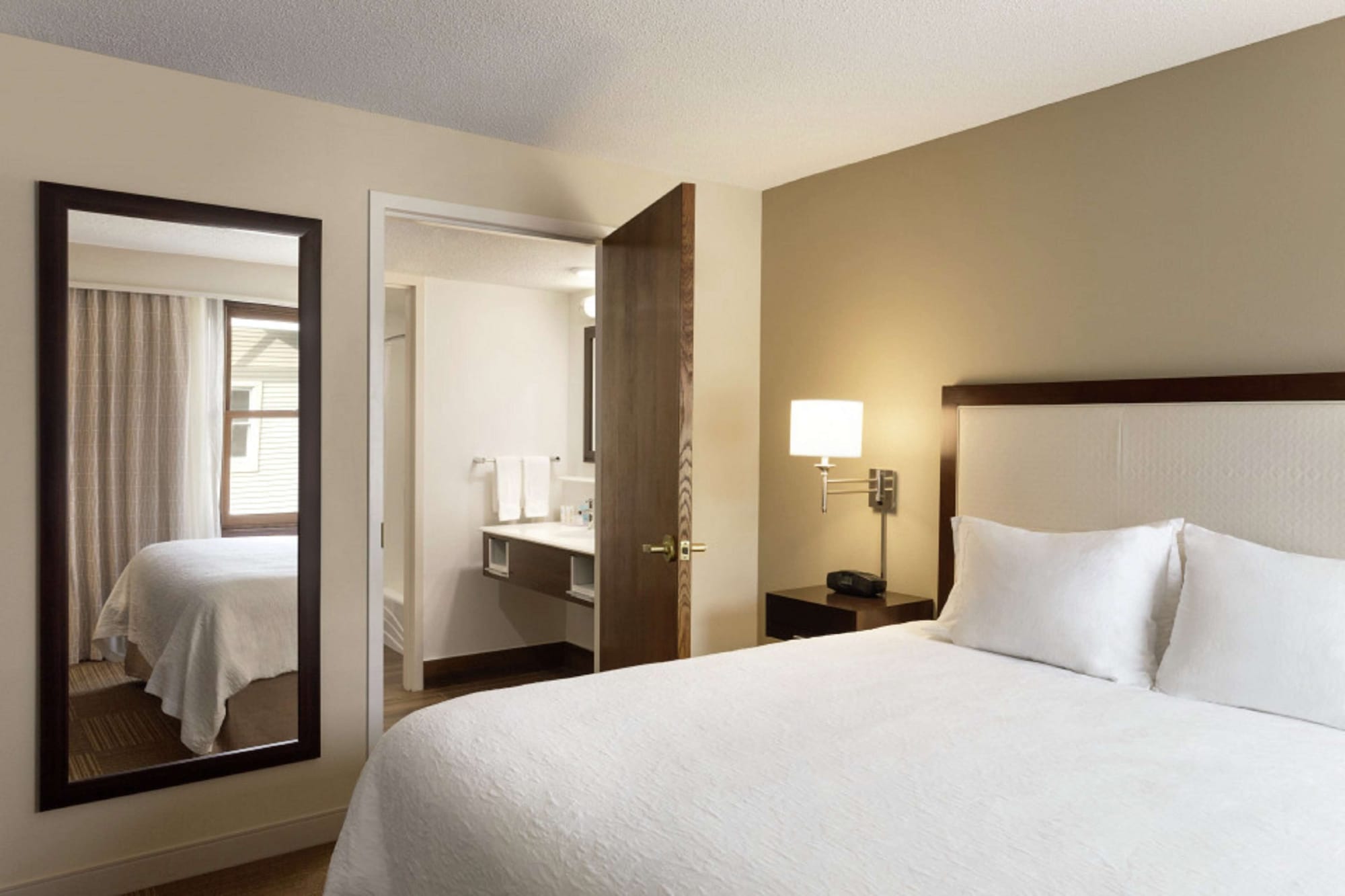 hampton inn and suites springdale