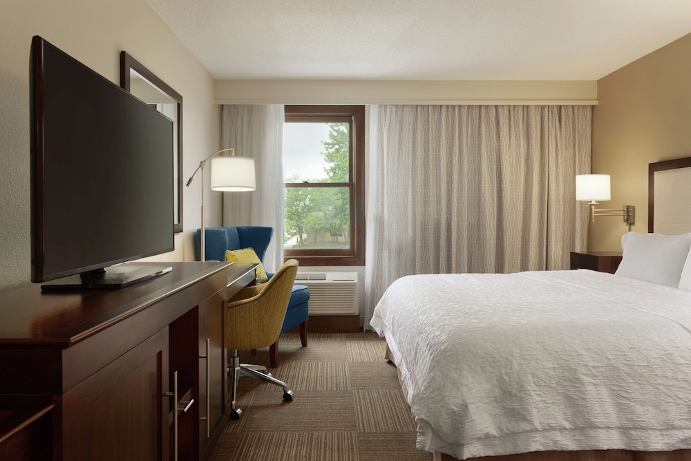 hampton inn and suites springdale