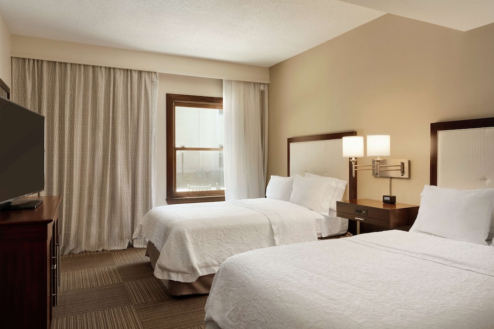 hampton inn and suites springdale