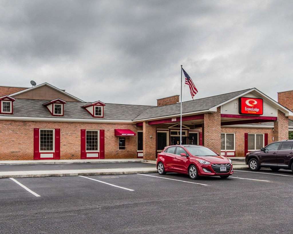 econo lodge inn and suites