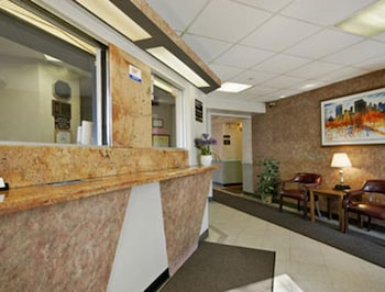Super 8 By Wyndham Long Island City Lga Hotel,Brooklyn>>Astoria,2 star