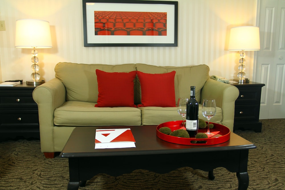 the artmore hotel closed