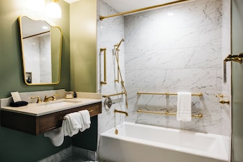 the artmore hotel closed