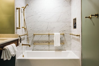 the artmore hotel closed