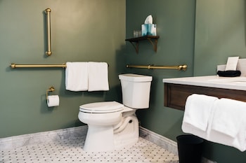 the artmore hotel closed