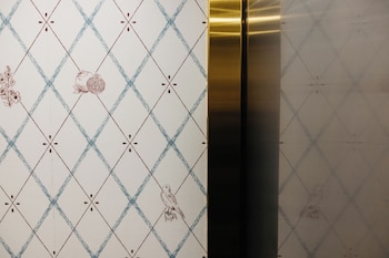 the artmore hotel closed