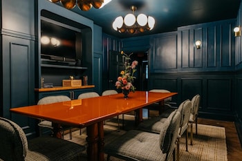 the artmore hotel closed