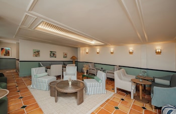 the artmore hotel closed