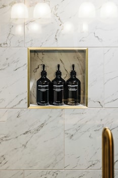 the artmore hotel closed