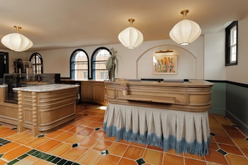 the artmore hotel closed