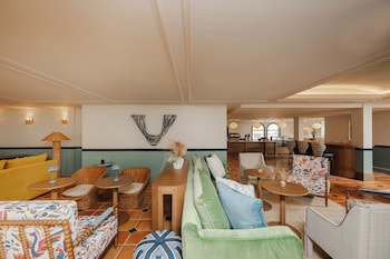 the artmore hotel closed