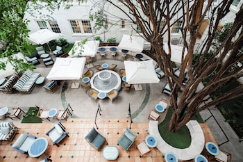 the artmore hotel closed