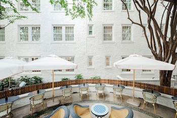 the artmore hotel closed