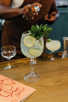 the artmore hotel closed