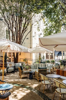 the artmore hotel closed