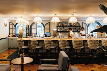 the artmore hotel closed