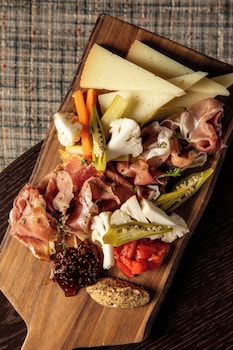 the artmore hotel closed