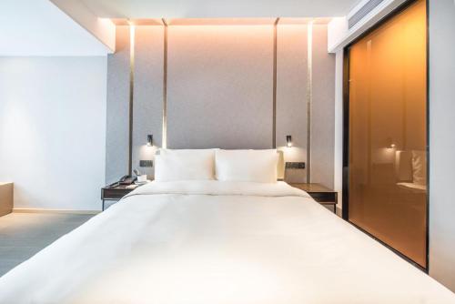 atour hotel shenzhen baoan international airport