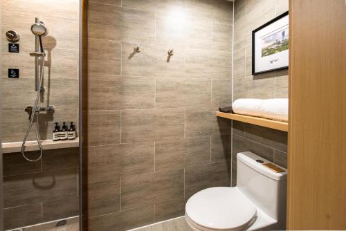 atour hotel shenzhen baoan international airport