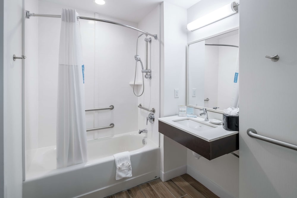 hampton inn and suites atlanta downtown