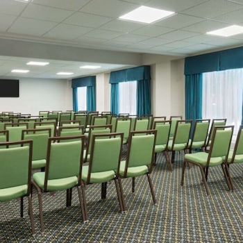 hampton inn atlanta perimeter center