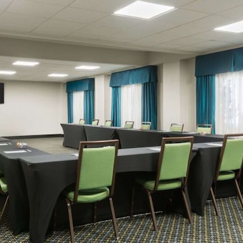 hampton inn atlanta perimeter center