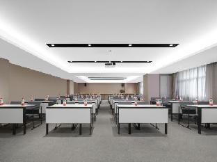 home inn selected urumqi municipal government nanhu square metro station