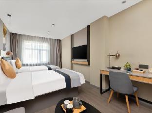 home inn selected urumqi municipal government nanhu square metro station