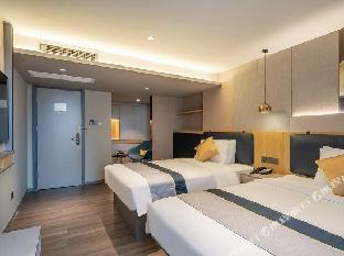 home inn selected urumqi municipal government nanhu square metro station