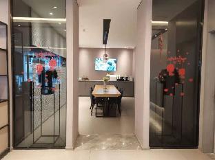 home inn selected urumqi municipal government nanhu square metro station