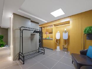 home inn selected urumqi municipal government nanhu square metro station