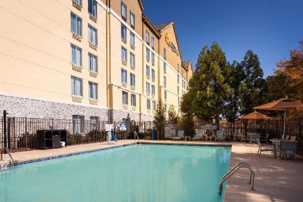 la quinta inn and suites by wyndham atlanta airport north