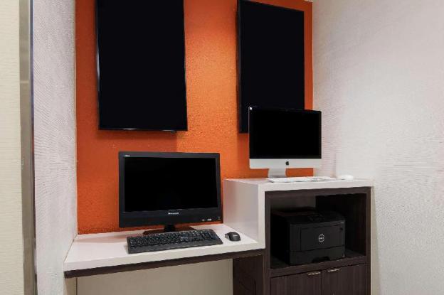 la quinta inn and suites by wyndham atlanta airport north