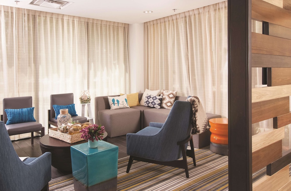 la quinta inn and suites by wyndham atlanta airport north