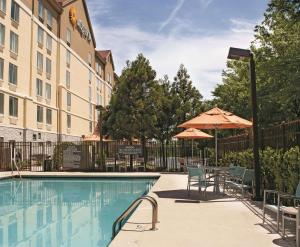 la quinta inn and suites by wyndham atlanta airport north