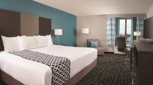 la quinta inn and suites by wyndham atlanta airport north