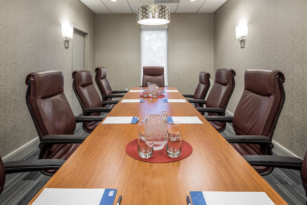 holiday inn express atlanta airport college park by ihg