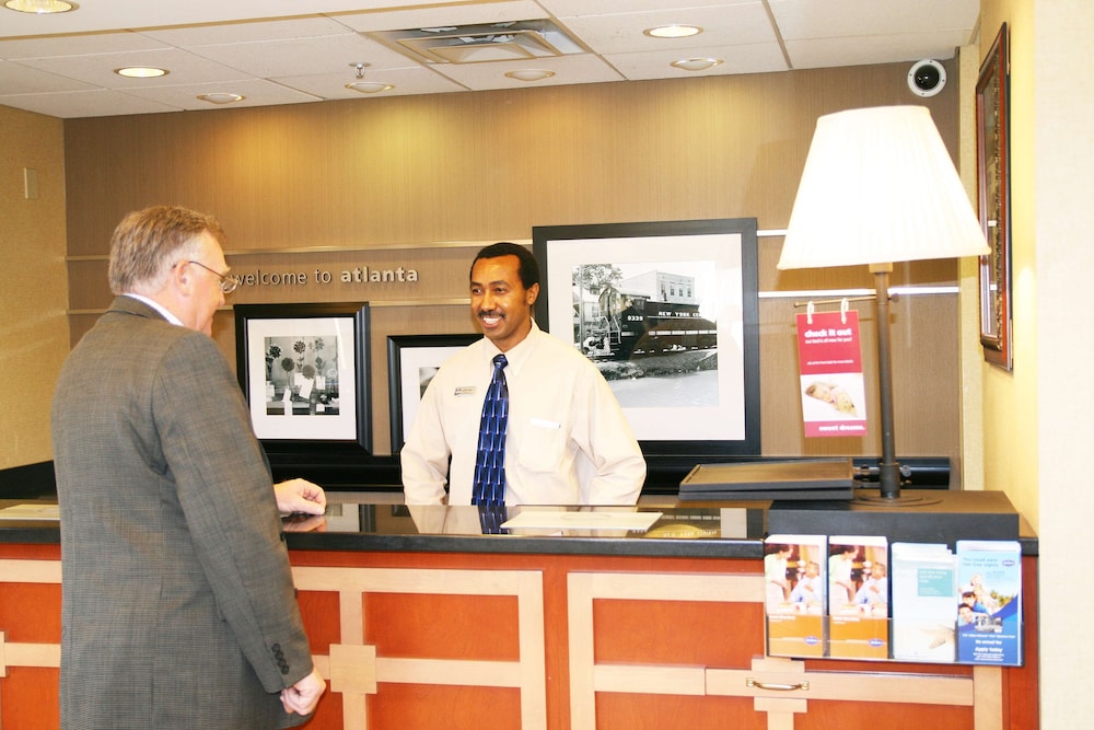 hampton inn and suites atlanta airport north i 85