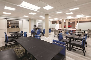 La Quinta Inn & Suites By Wyndham Atlanta Airport South,College Park>>Atlanta,3 star