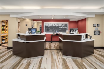 hampton inn and suites seattle north lynnwood